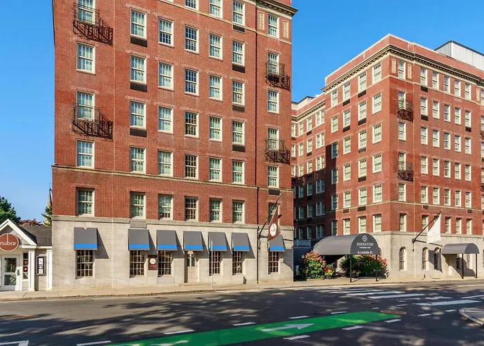 Sheraton Commander Hotel